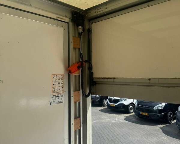 Білий Фольксваген Крафтєр, об'ємом двигуна 2 л та пробігом 220 тис. км за 29900 $, фото 7 на Automoto.ua