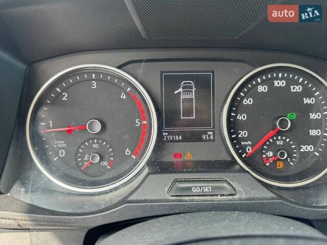 Білий Фольксваген Крафтєр, об'ємом двигуна 2 л та пробігом 220 тис. км за 29900 $, фото 8 на Automoto.ua