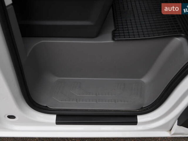 Фольксваген Крафтєр 2021 у Києві на Automoto.ua Білий Фольксваген Крафтєр, об'ємом двигуна 1.97 л та пробігом 197 тис. км за 26500 $, фото 43 на Automoto.ua