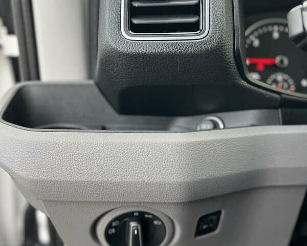 Білий Фольксваген Крафтєр, об'ємом двигуна 1.97 л та пробігом 203 тис. км за 25500 $, фото 15 на Automoto.ua