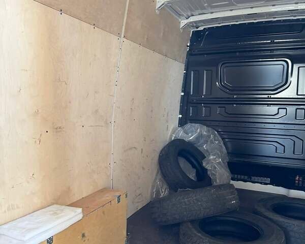 Белый Фольксваген Крафтер, объемом двигателя 1.97 л и пробегом 4 тыс. км за 41000 $, фото 14 на Automoto.ua