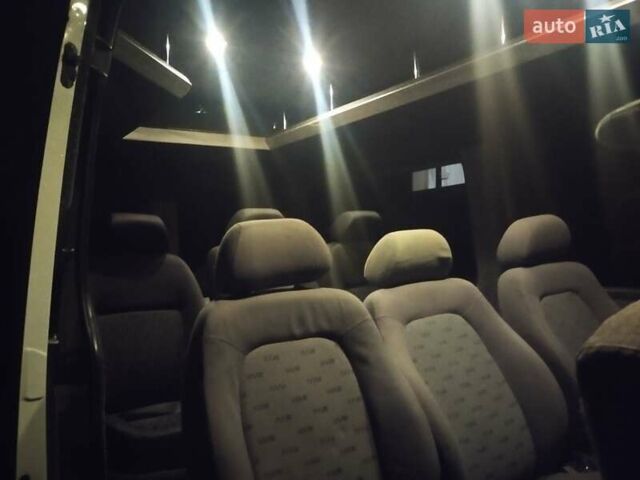 Білий Фольксваген Крафтєр, об'ємом двигуна 2.46 л та пробігом 470 тис. км за 10299 $, фото 1 на Automoto.ua