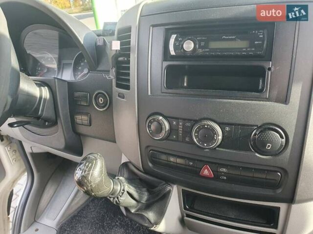 Білий Фольксваген Крафтєр, об'ємом двигуна 2.5 л та пробігом 470 тис. км за 8600 $, фото 8 на Automoto.ua