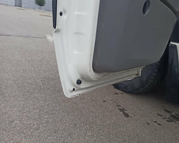 Білий Фольксваген Крафтєр, об'ємом двигуна 2.46 л та пробігом 235 тис. км за 11500 $, фото 4 на Automoto.ua