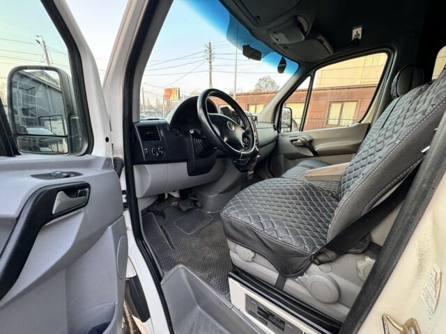 Белый Фольксваген Крафтер, объемом двигателя 2.5 л и пробегом 350 тыс. км за 9200 $, фото 12 на Automoto.ua