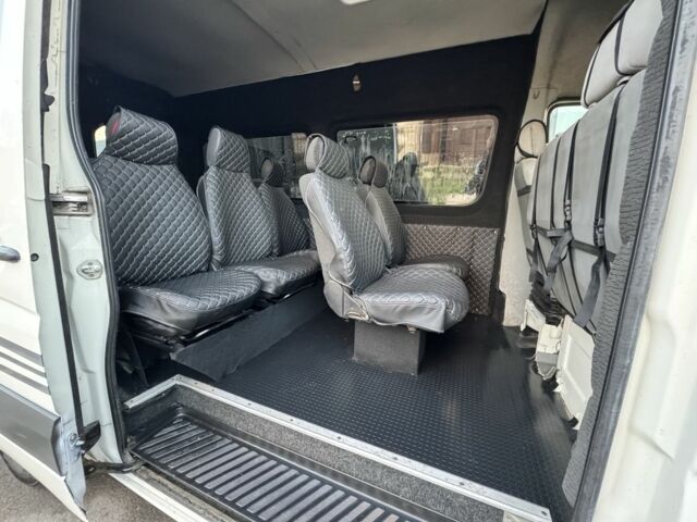 Белый Фольксваген Крафтер, объемом двигателя 2.5 л и пробегом 350 тыс. км за 9200 $, фото 16 на Automoto.ua