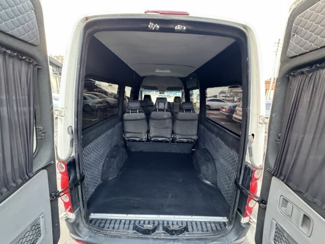 Белый Фольксваген Крафтер, объемом двигателя 2.5 л и пробегом 350 тыс. км за 9200 $, фото 21 на Automoto.ua