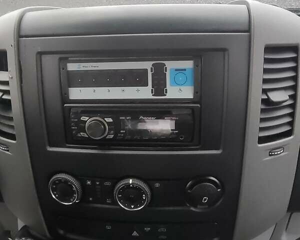 Белый Фольксваген Крафтер, объемом двигателя 20 л и пробегом 350 тыс. км за 17200 $, фото 14 на Automoto.ua