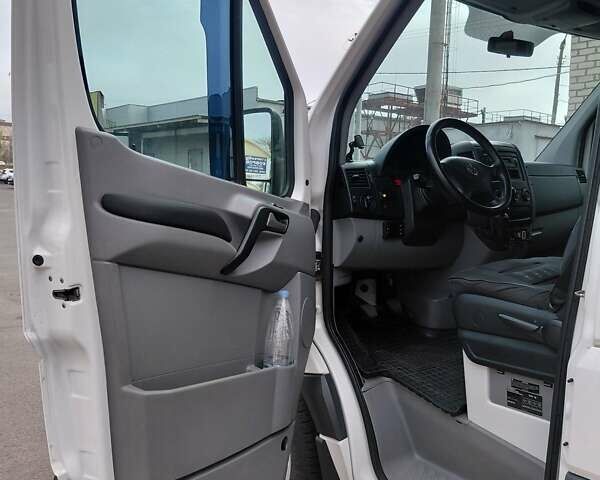 Белый Фольксваген Крафтер, объемом двигателя 1.97 л и пробегом 346 тыс. км за 21300 $, фото 3 на Automoto.ua