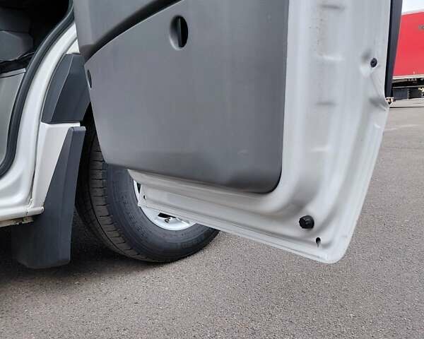 Белый Фольксваген Крафтер, объемом двигателя 1.97 л и пробегом 346 тыс. км за 21300 $, фото 11 на Automoto.ua