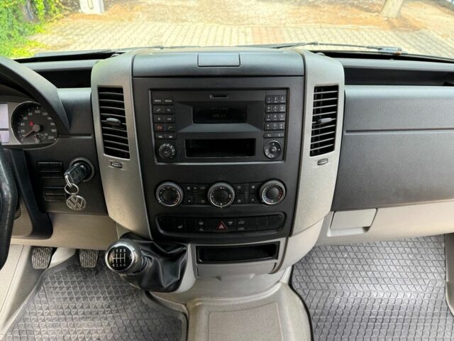 Белый Фольксваген Крафтер, объемом двигателя 2 л и пробегом 229 тыс. км за 9800 $, фото 9 на Automoto.ua