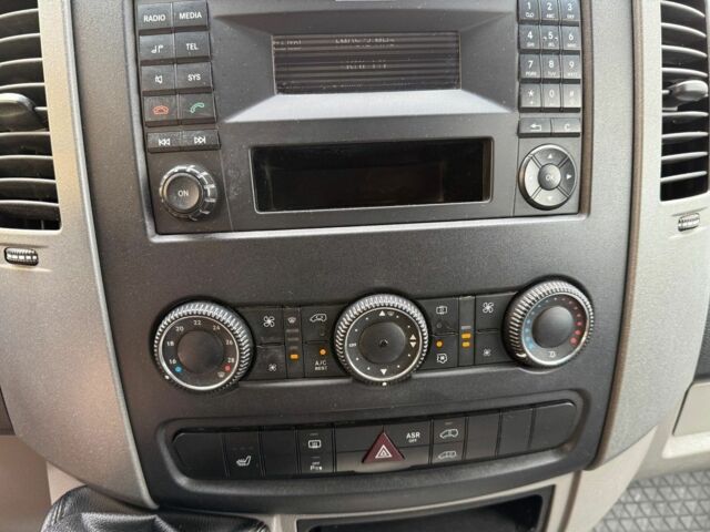 Белый Фольксваген Крафтер, объемом двигателя 2 л и пробегом 229 тыс. км за 9800 $, фото 15 на Automoto.ua