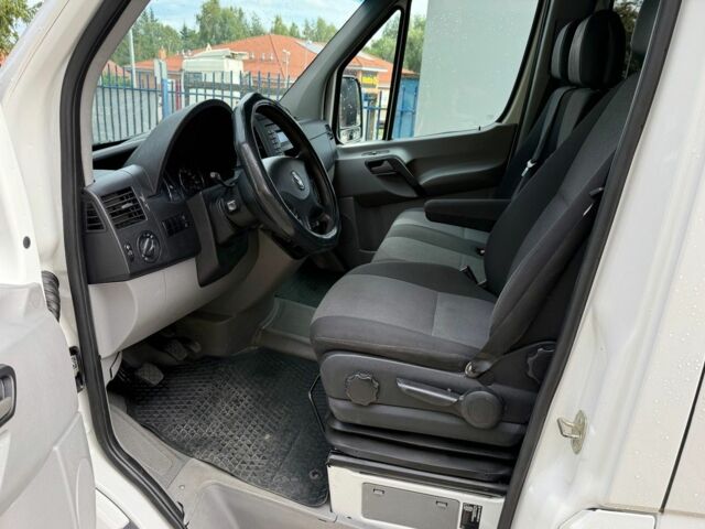 Белый Фольксваген Крафтер, объемом двигателя 2 л и пробегом 229 тыс. км за 9800 $, фото 7 на Automoto.ua