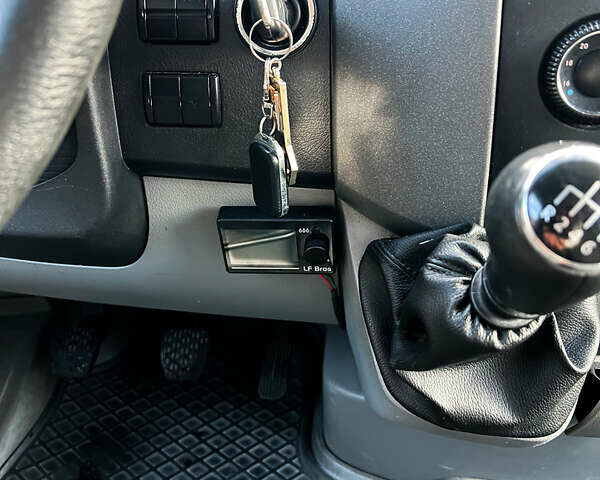 Білий Фольксваген Крафтєр, об'ємом двигуна 1.97 л та пробігом 518 тис. км за 19900 $, фото 17 на Automoto.ua