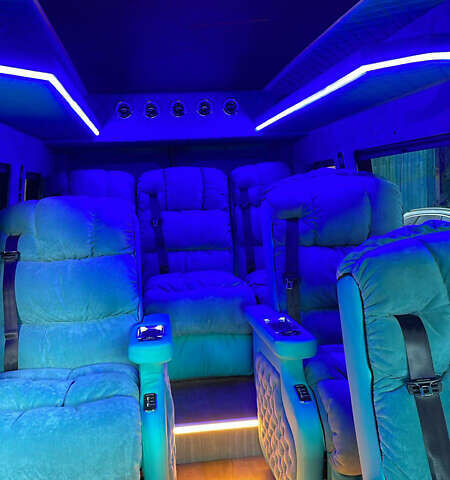 Белый Фольксваген Крафтер, объемом двигателя 2 л и пробегом 205 тыс. км за 65000 $, фото 9 на Automoto.ua