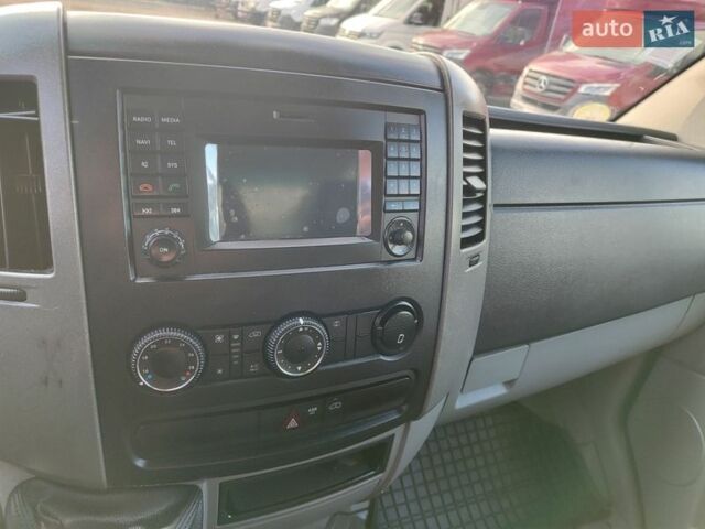 Белый Фольксваген Крафтер, объемом двигателя 2 л и пробегом 295 тыс. км за 19800 $, фото 22 на Automoto.ua