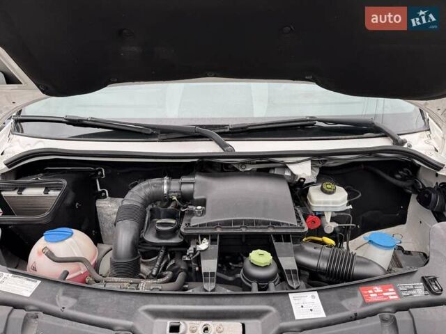 Белый Фольксваген Крафтер, объемом двигателя 2 л и пробегом 243 тыс. км за 21499 $, фото 38 на Automoto.ua