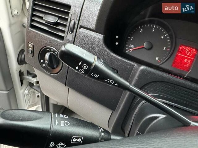 Белый Фольксваген Крафтер, объемом двигателя 2 л и пробегом 243 тыс. км за 21499 $, фото 27 на Automoto.ua