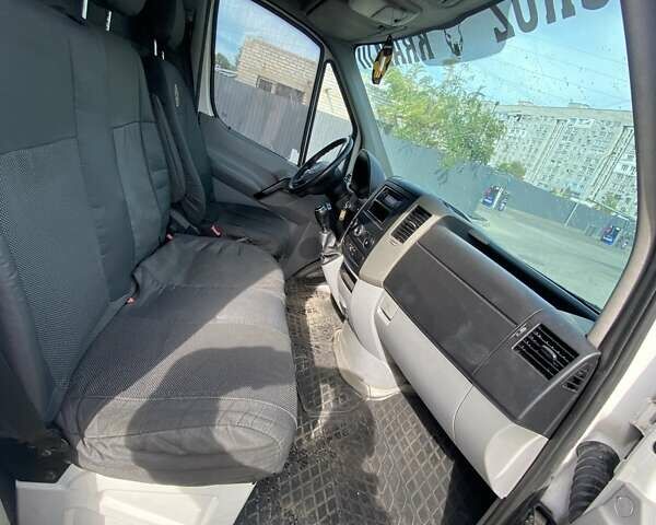 Белый Фольксваген Крафтер, объемом двигателя 2 л и пробегом 260 тыс. км за 14200 $, фото 13 на Automoto.ua