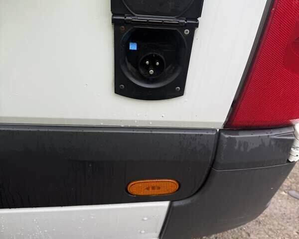 Белый Фольксваген Крафтер, объемом двигателя 1.97 л и пробегом 178 тыс. км за 15500 $, фото 15 на Automoto.ua