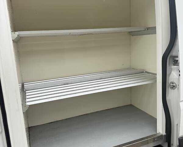 Белый Фольксваген Крафтер, объемом двигателя 1.97 л и пробегом 178 тыс. км за 15500 $, фото 6 на Automoto.ua