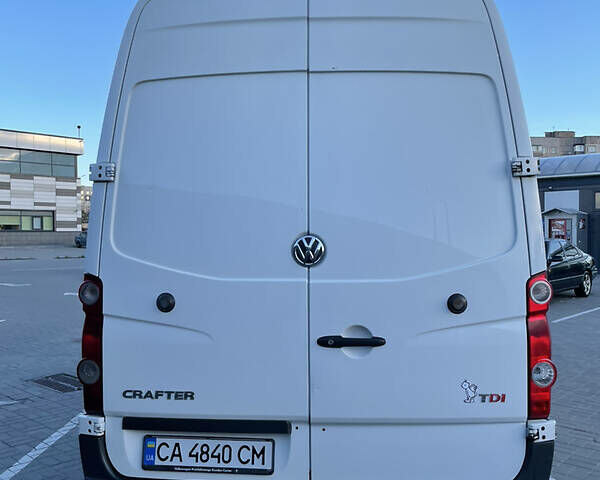 Белый Фольксваген Крафтер, объемом двигателя 2 л и пробегом 549 тыс. км за 14500 $, фото 4 на Automoto.ua