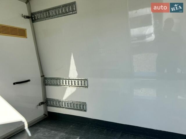 Белый Фольксваген Крафтер, объемом двигателя 2 л и пробегом 275 тыс. км за 20950 $, фото 32 на Automoto.ua