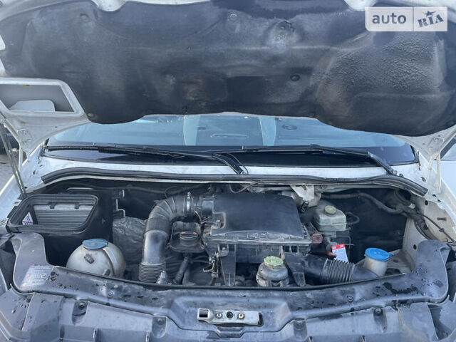 Белый Фольксваген Крафтер, объемом двигателя 2 л и пробегом 549 тыс. км за 14500 $, фото 10 на Automoto.ua