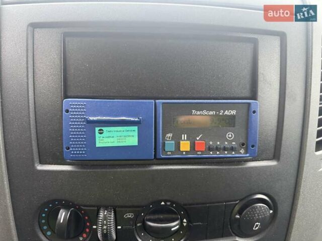 Белый Фольксваген Крафтер, объемом двигателя 1.97 л и пробегом 178 тыс. км за 15500 $, фото 3 на Automoto.ua