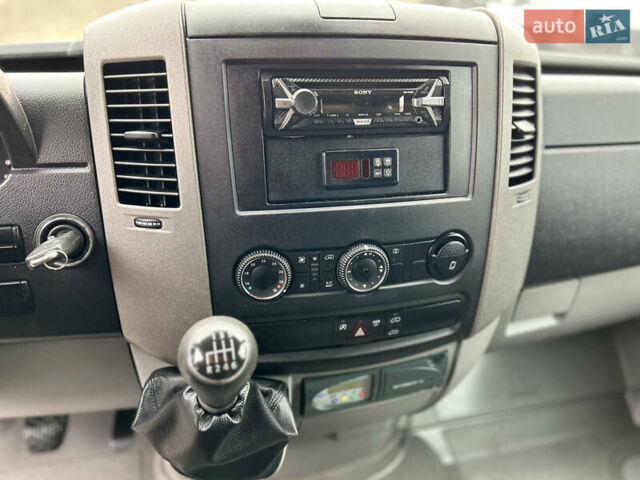 Белый Фольксваген Крафтер, объемом двигателя 2 л и пробегом 275 тыс. км за 20950 $, фото 53 на Automoto.ua