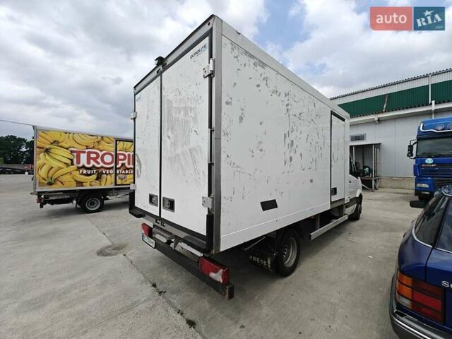 Белый Фольксваген Крафтер, объемом двигателя 1.97 л и пробегом 357 тыс. км за 23000 $, фото 5 на Automoto.ua