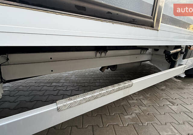 Белый Фольксваген Крафтер, объемом двигателя 2 л и пробегом 330 тыс. км за 22250 $, фото 26 на Automoto.ua