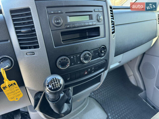 Белый Фольксваген Крафтер, объемом двигателя 2 л и пробегом 215 тыс. км за 16850 $, фото 37 на Automoto.ua