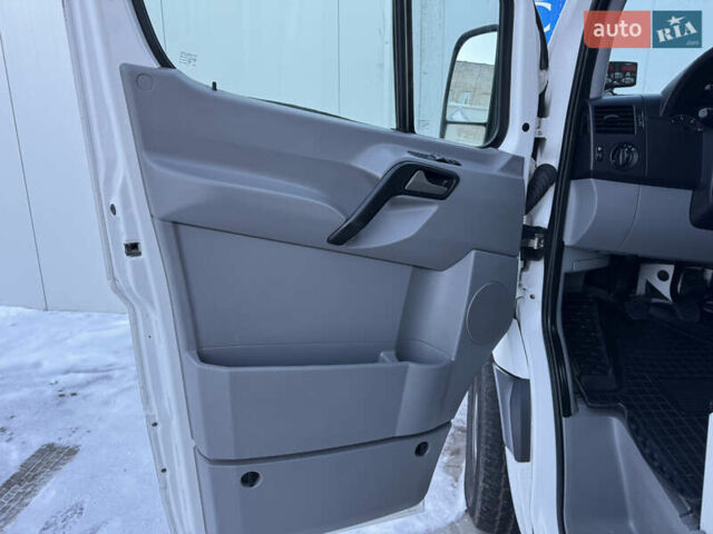 Белый Фольксваген Крафтер, объемом двигателя 2 л и пробегом 268 тыс. км за 21000 $, фото 42 на Automoto.ua