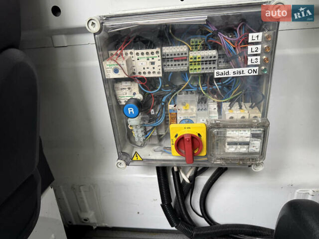 Білий Фольксваген Крафтєр, об'ємом двигуна 2 л та пробігом 338 тис. км за 13200 $, фото 42 на Automoto.ua