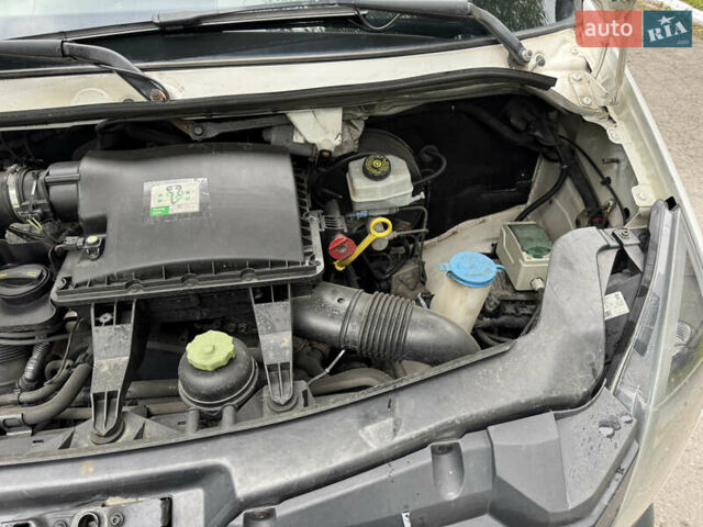 Білий Фольксваген Крафтєр, об'ємом двигуна 2 л та пробігом 338 тис. км за 13200 $, фото 46 на Automoto.ua