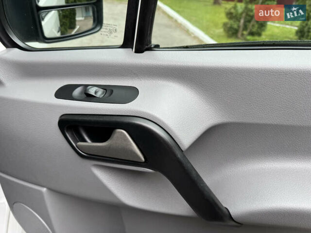 Білий Фольксваген Крафтєр, об'ємом двигуна 2 л та пробігом 338 тис. км за 13200 $, фото 22 на Automoto.ua