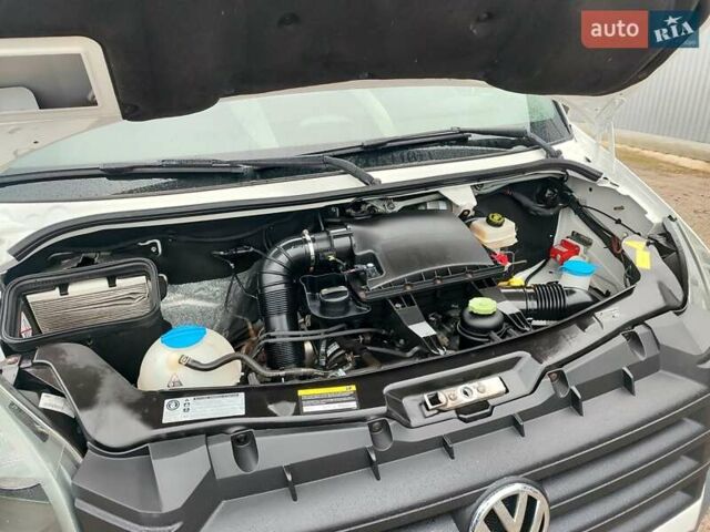 Білий Фольксваген Крафтєр, об'ємом двигуна 2 л та пробігом 152 тис. км за 19500 $, фото 25 на Automoto.ua