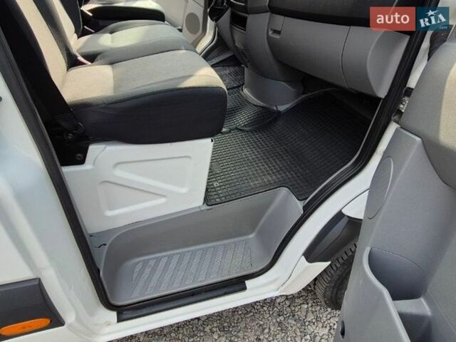 Белый Фольксваген Крафтер, объемом двигателя 1.97 л и пробегом 387 тыс. км за 12400 $, фото 45 на Automoto.ua