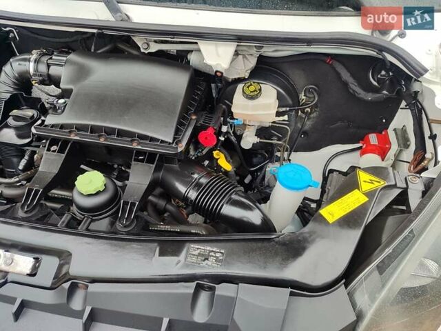 Білий Фольксваген Крафтєр, об'ємом двигуна 2 л та пробігом 152 тис. км за 19500 $, фото 22 на Automoto.ua