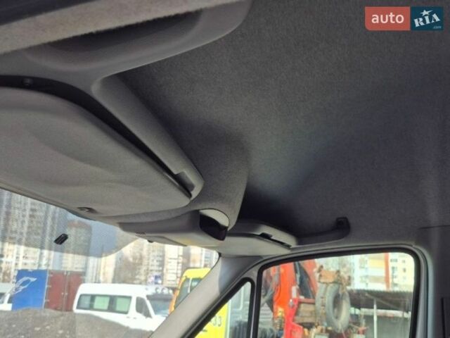 Белый Фольксваген Крафтер, объемом двигателя 1.97 л и пробегом 387 тыс. км за 12400 $, фото 61 на Automoto.ua