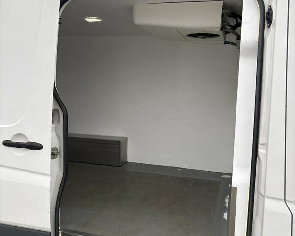 Белый Фольксваген Крафтер, объемом двигателя 1.97 л и пробегом 386 тыс. км за 15500 $, фото 1 на Automoto.ua