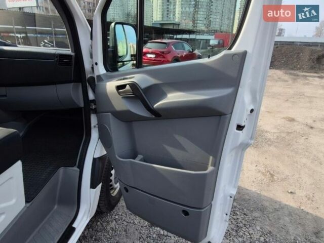 Белый Фольксваген Крафтер, объемом двигателя 1.97 л и пробегом 387 тыс. км за 12400 $, фото 64 на Automoto.ua