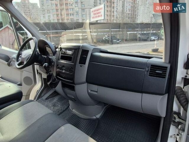 Белый Фольксваген Крафтер, объемом двигателя 1.97 л и пробегом 387 тыс. км за 12400 $, фото 62 на Automoto.ua