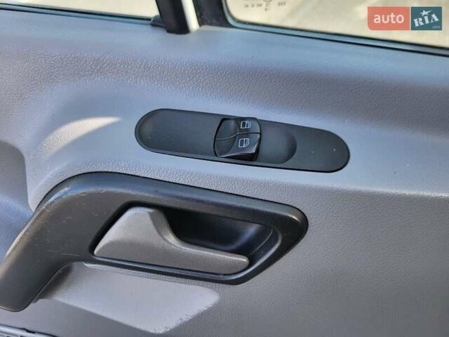 Белый Фольксваген Крафтер, объемом двигателя 2 л и пробегом 280 тыс. км за 17900 $, фото 15 на Automoto.ua