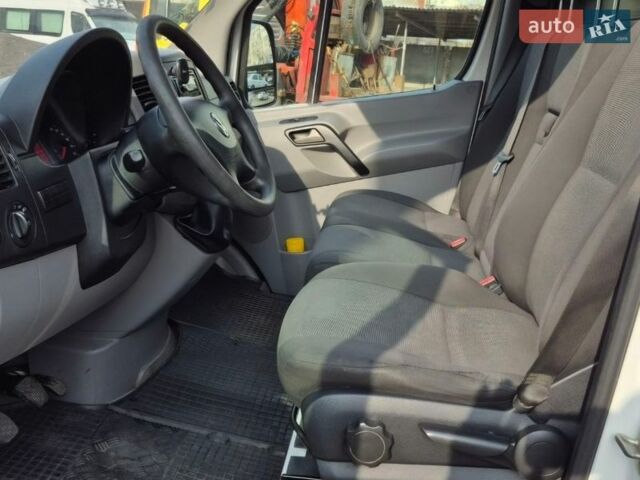 Белый Фольксваген Крафтер, объемом двигателя 1.97 л и пробегом 387 тыс. км за 12400 $, фото 46 на Automoto.ua