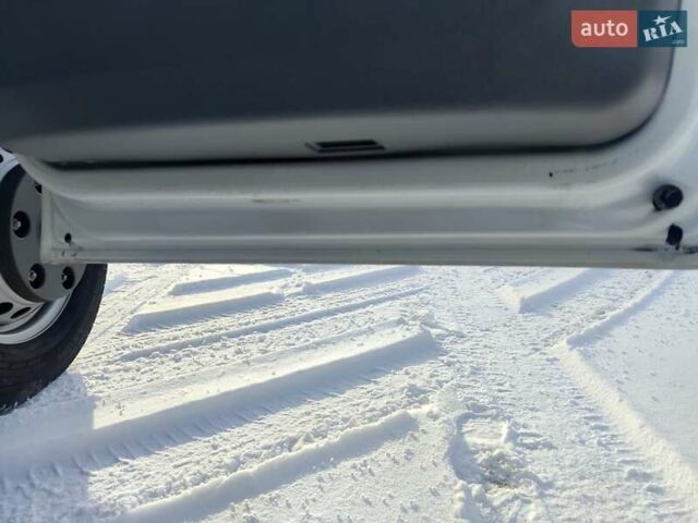 Белый Фольксваген Крафтер, объемом двигателя 2 л и пробегом 320 тыс. км за 24900 $, фото 24 на Automoto.ua