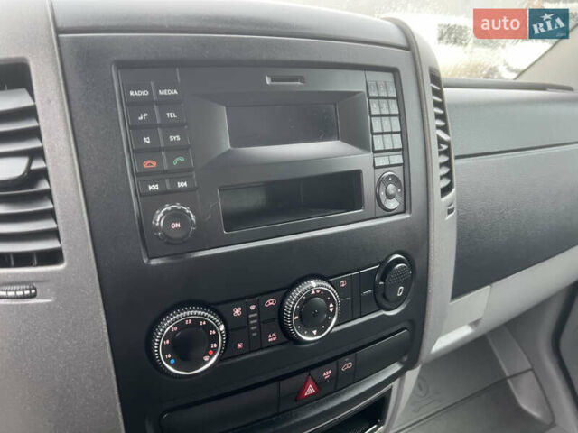 Білий Фольксваген Крафтєр, об'ємом двигуна 2 л та пробігом 296 тис. км за 17499 $, фото 1 на Automoto.ua