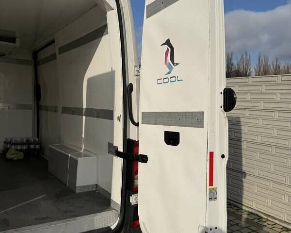 Білий Фольксваген Крафтєр, об'ємом двигуна 2 л та пробігом 341 тис. км за 26800 $, фото 13 на Automoto.ua