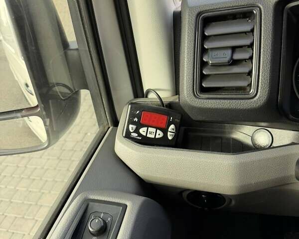 Білий Фольксваген Крафтєр, об'ємом двигуна 2 л та пробігом 341 тис. км за 26800 $, фото 17 на Automoto.ua